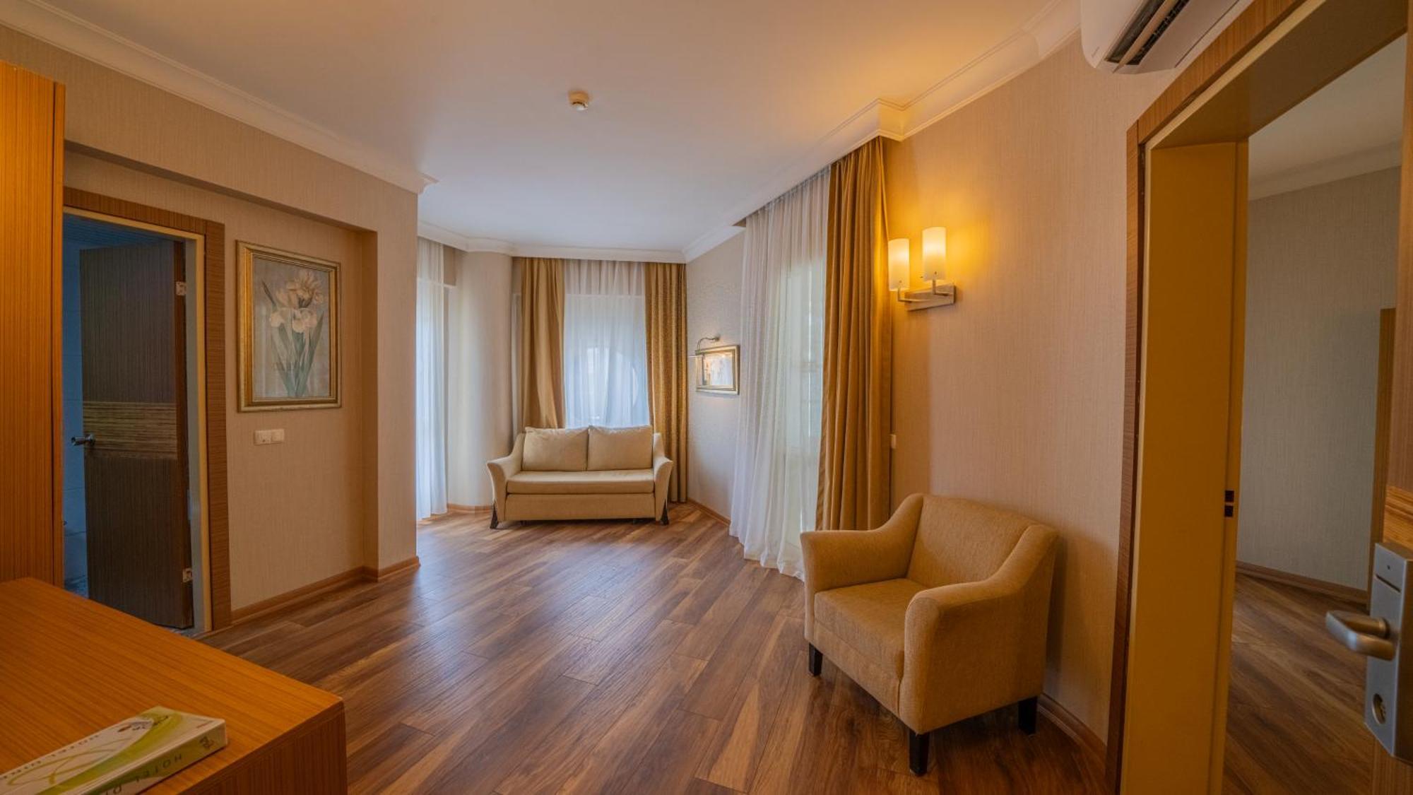 Grand Cettia Hotel マルマリス エクステリア 写真