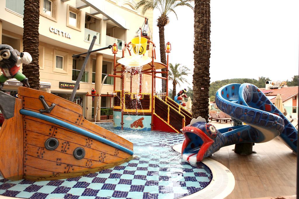 Grand Cettia Hotel マルマリス エクステリア 写真